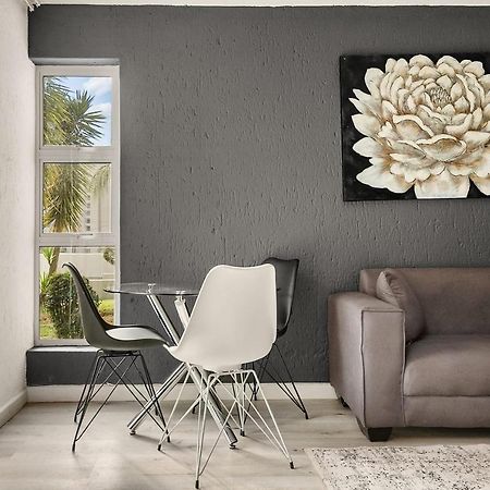 Marley On Katherine Apartment Johannesburg Bagian luar foto